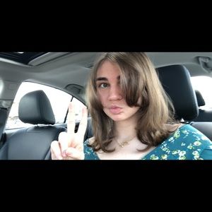 Meet your Posher, Ava